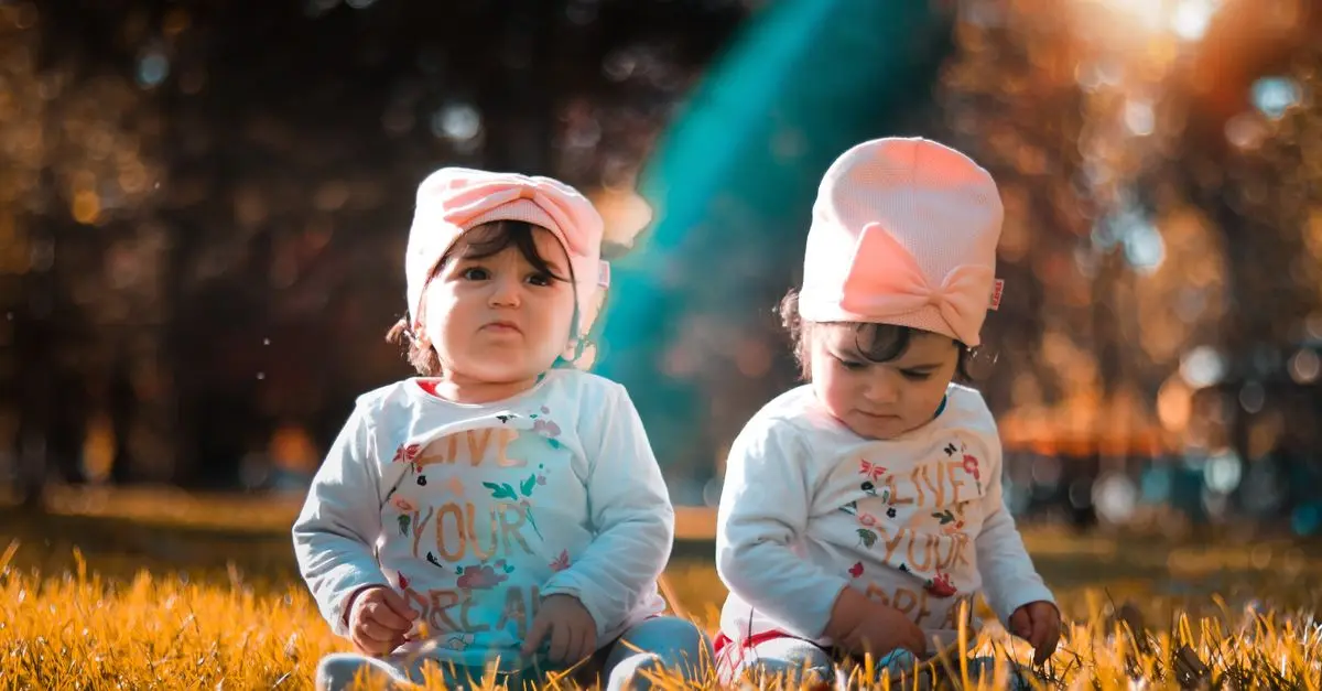 Les Tendances Colorées de la Mode Bébé à Suivre