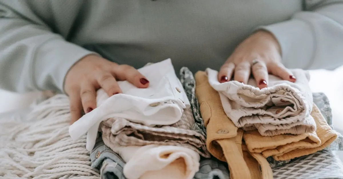 Les Vêtements de Bébé à Éviter Absolument