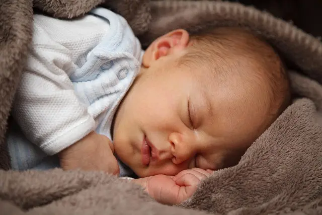 5 Accessoires Tendance pour Élever le Style de Bébé