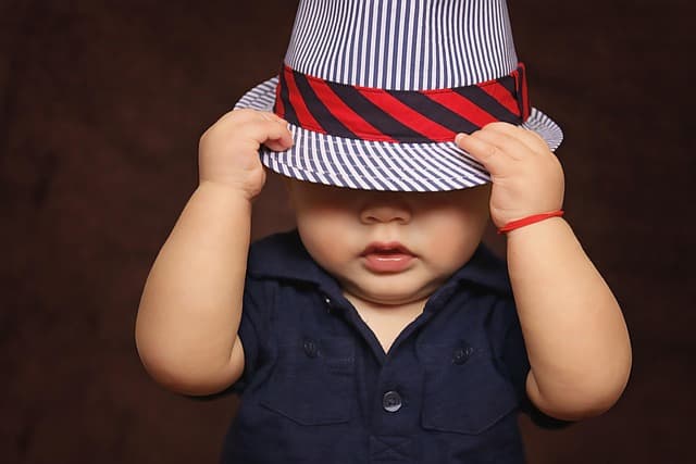 Les Accessoires Indispensables pour le Style de Bébé