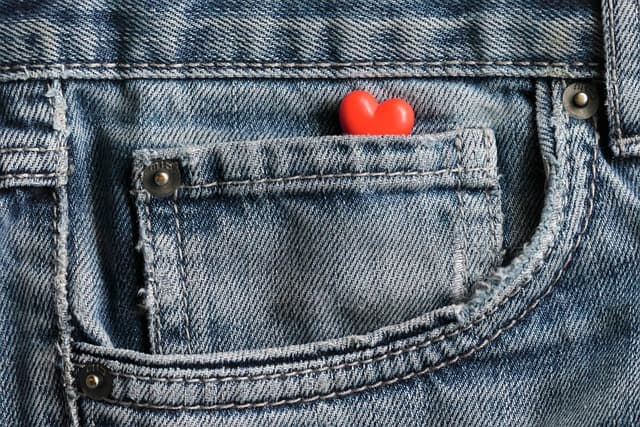 Comment Choisir des Vêtements Écoresponsables pour Bébé