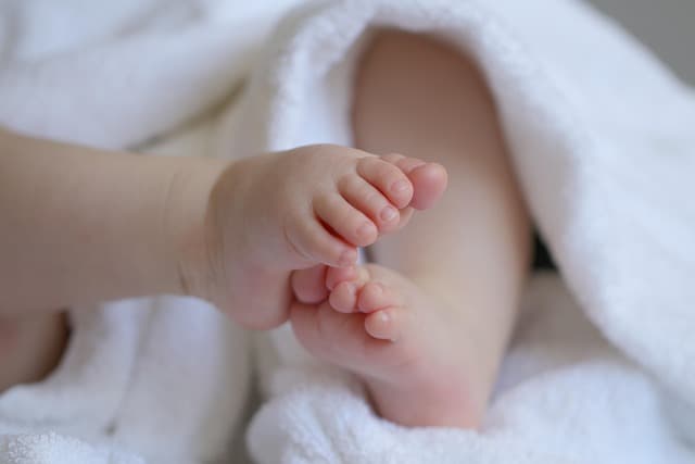 Les Vêtements Évolutifs pour Bébé : Guide Complet